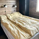 Mountain With Jacuzzi In Gautefall Feriehus *